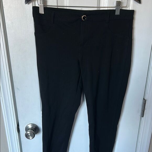 Guess Black Ankle Pants - Picture 1 of 6